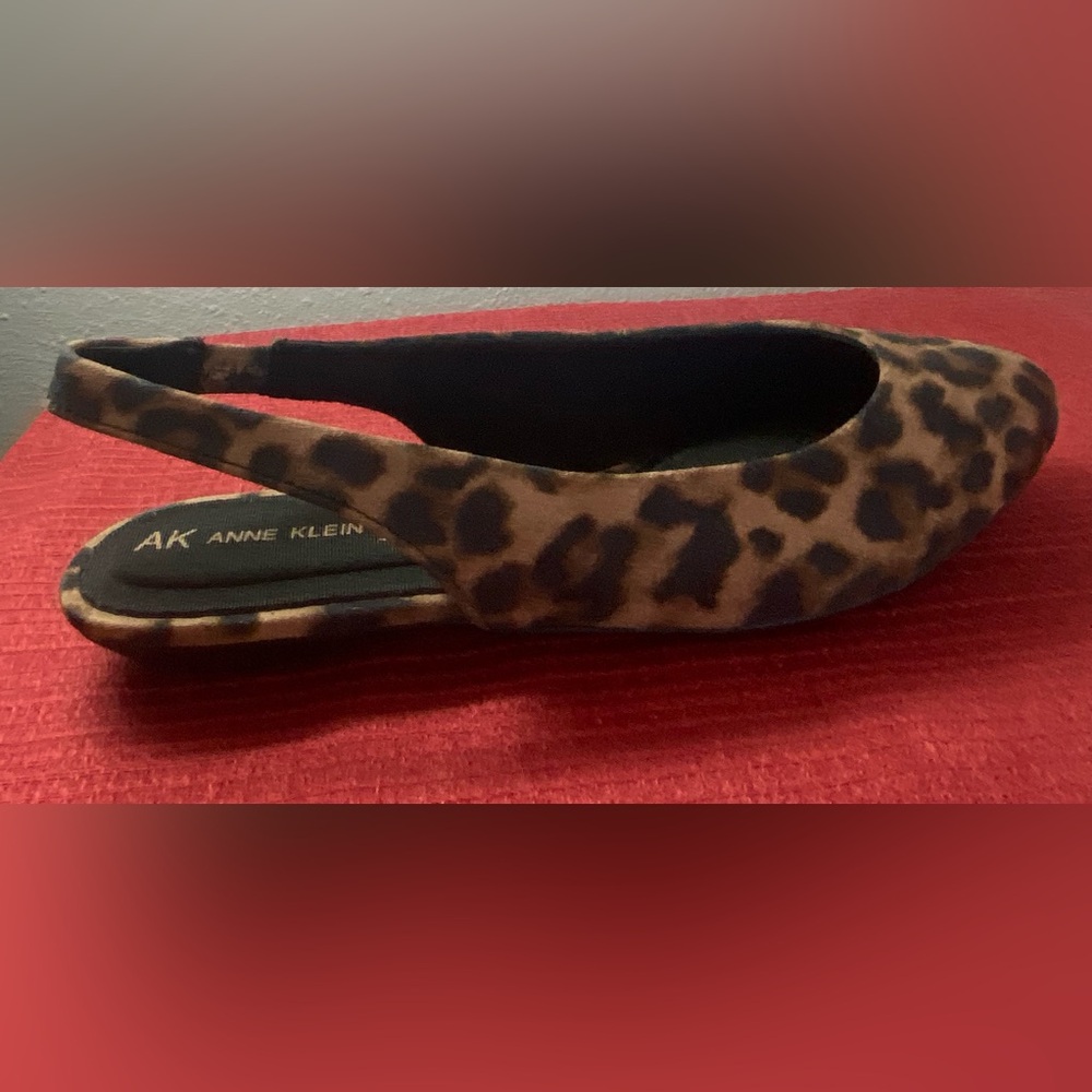 NWT… ANN KLEIN LEOPARD SLINGBACK FLATS - Picture 3 of 16